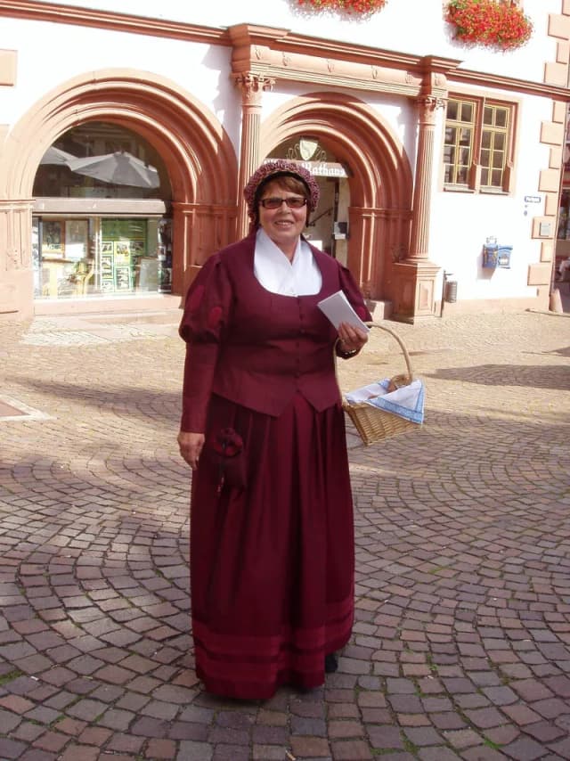 Lohrer Bäckermeistersfrau in historischem Kostüm