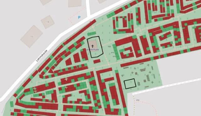 Lageplan eines Friedhofs mit markierten Grabfeldern und eingezeichneter Trauerhalle