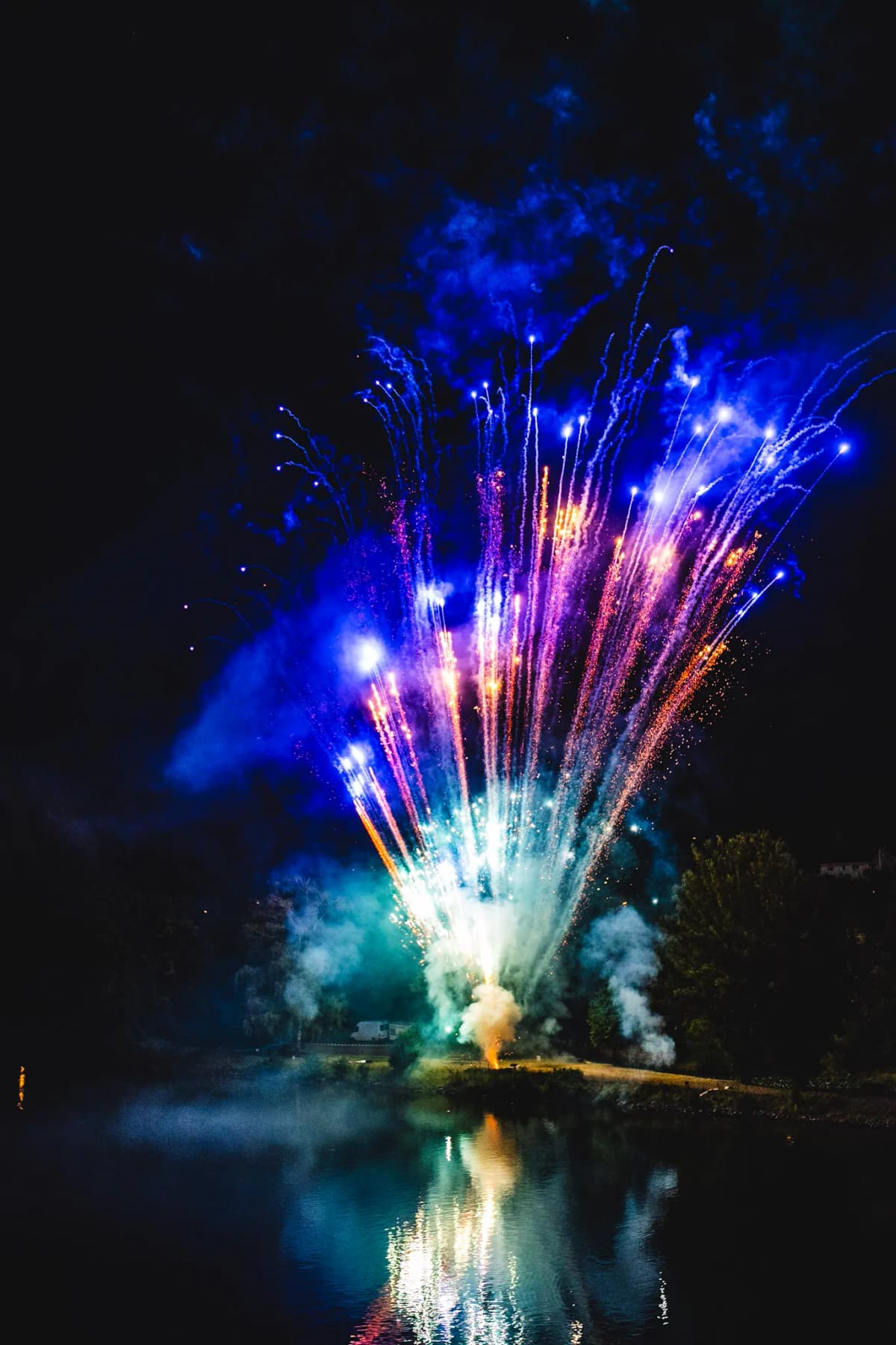 Feuerwerk über dem Main in Lohr