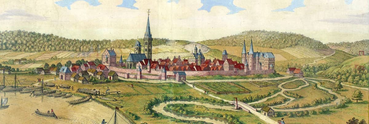 Historischer Merian-Stich der von Mauern umgebenen Stadt Lohr am Main mit Kirchturm, Schloss und umliegenden Feldern und Wäldern