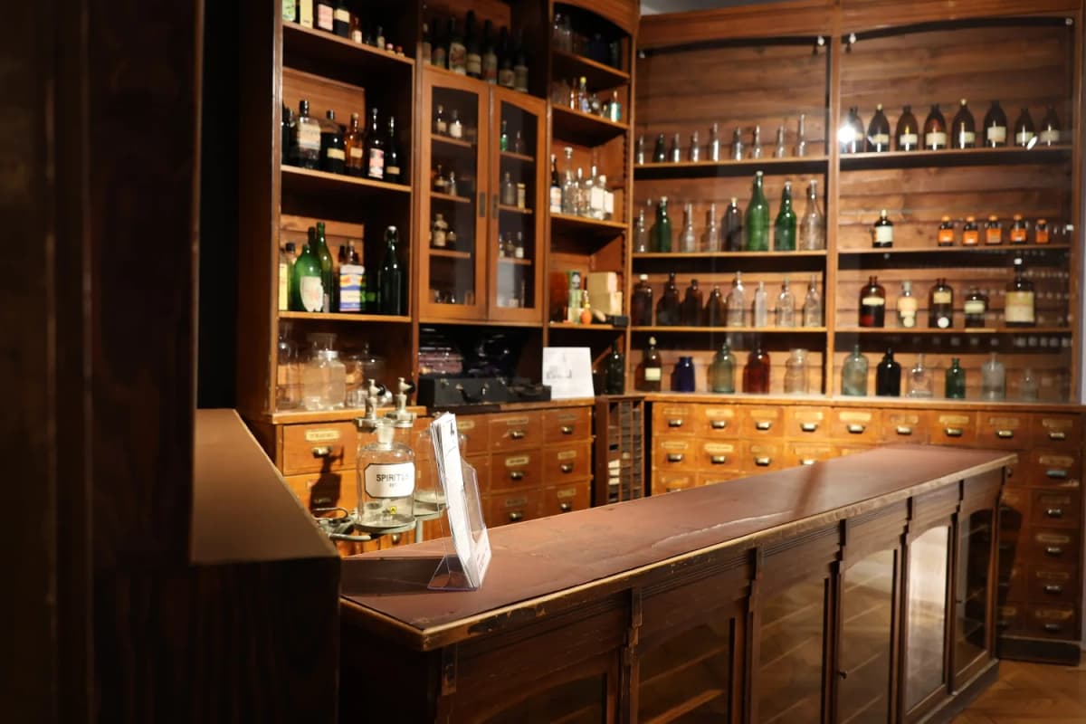 Blick in die alte Apotheke, die im Spessartmuseum besichtigt werden kann